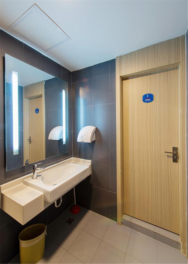 Hanting Hotel Zhuhai Gongbei Port Qinglv Nanlu Branch Bagian luar foto
